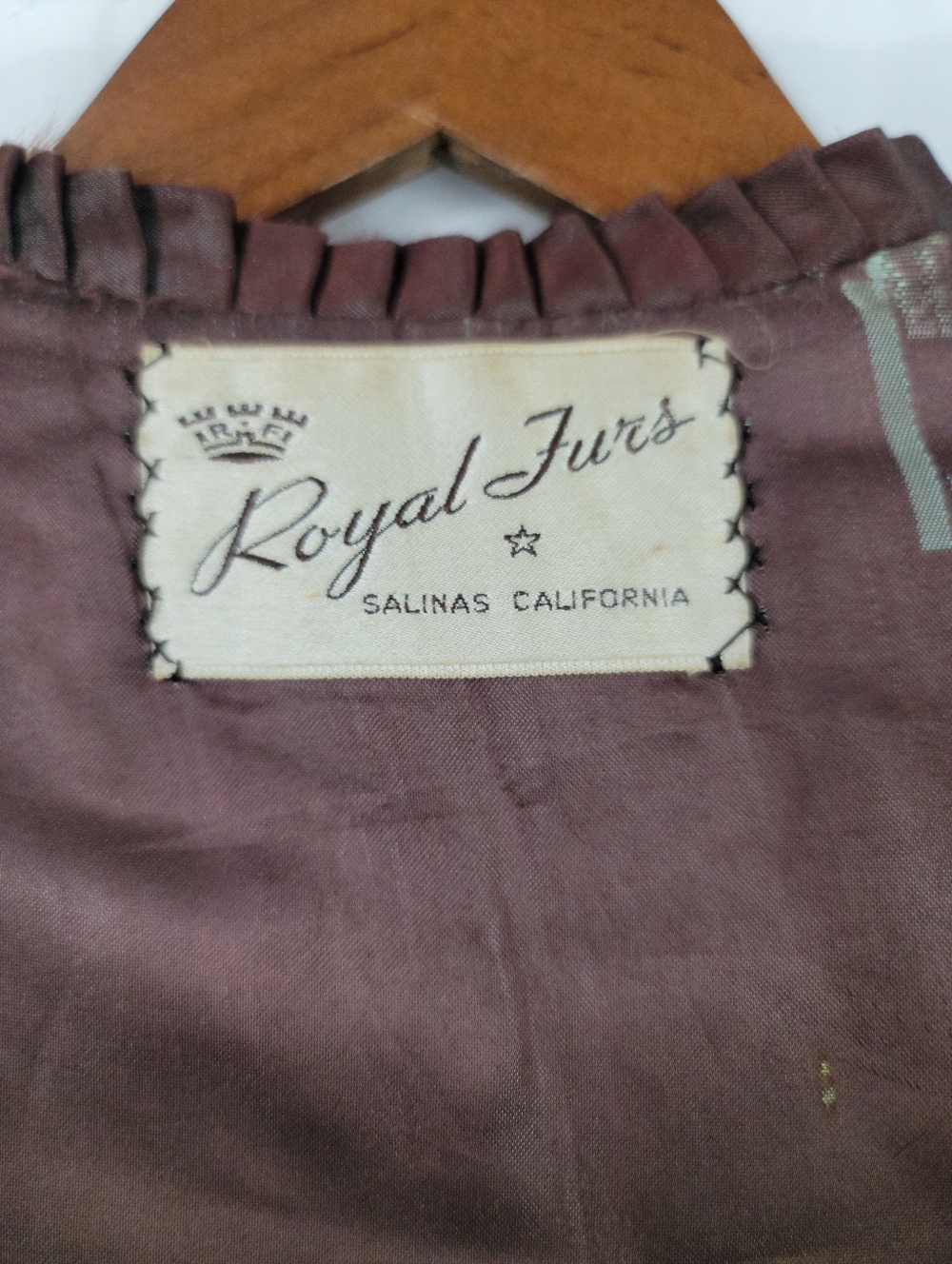 Vintage 50s Royal Furs Brown Mink Fur Stole Cross Front Capelet Shoulder Wrap - Picture 15 of 16